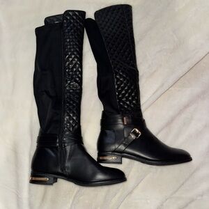 Black flat boots